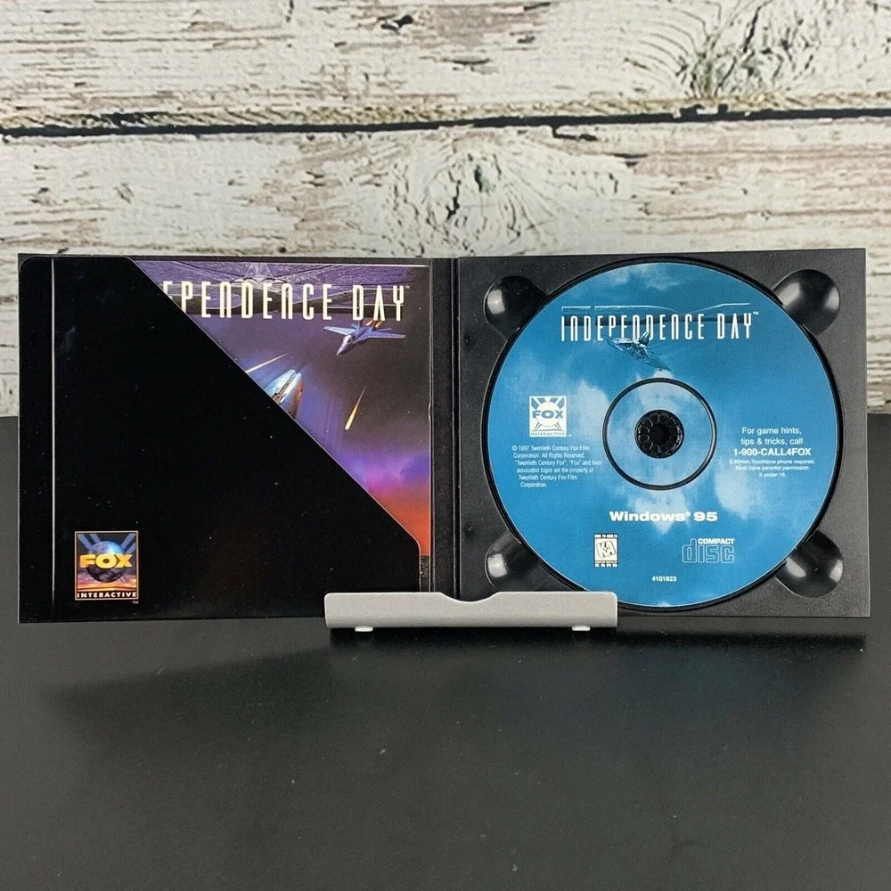 Independence Day PC CD-ROM‎ Fox Int Radical Entertainment Windows (PC 1997)